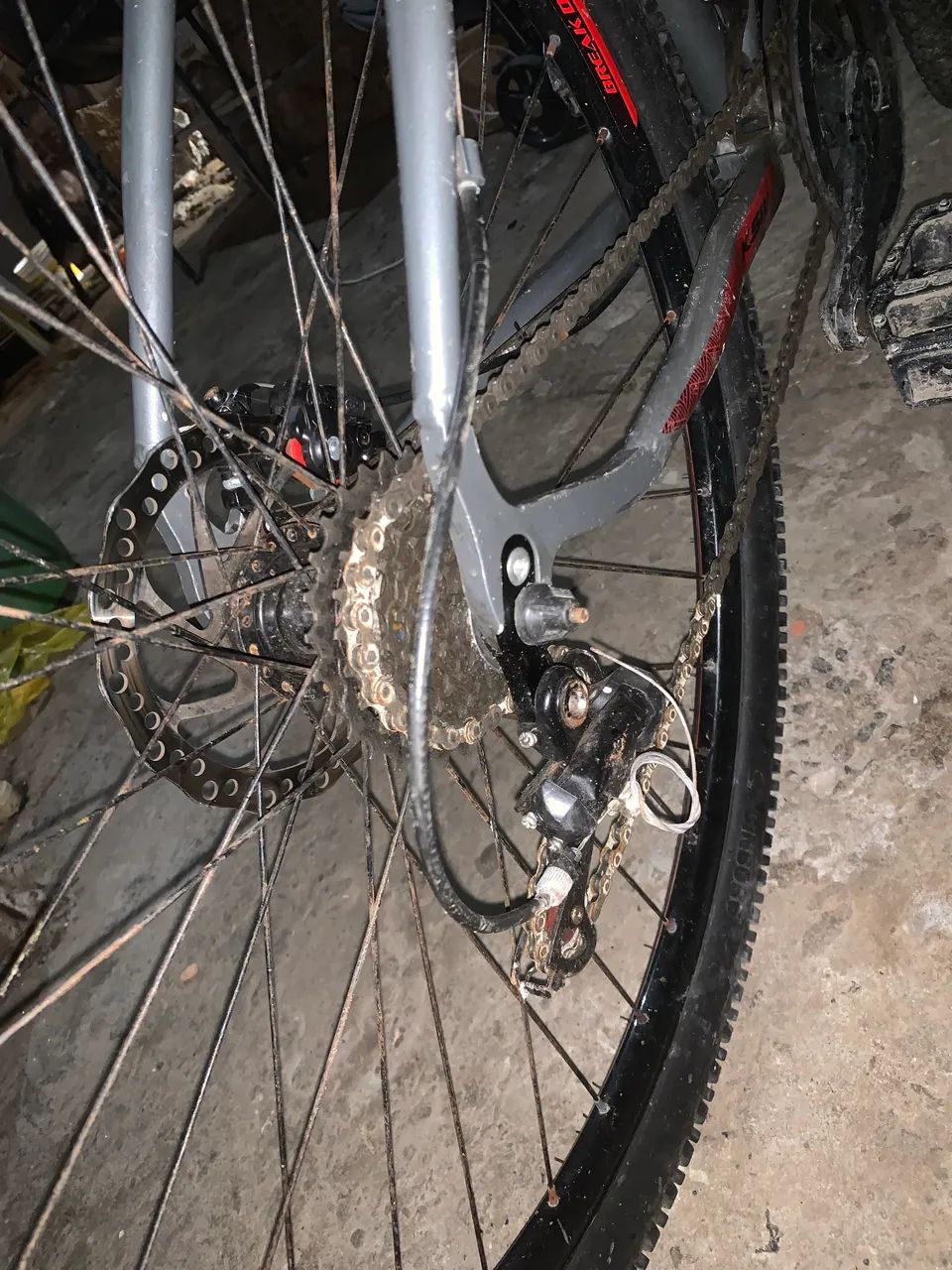 Bike aro 29 semi nova segunda mão  - Foto 5