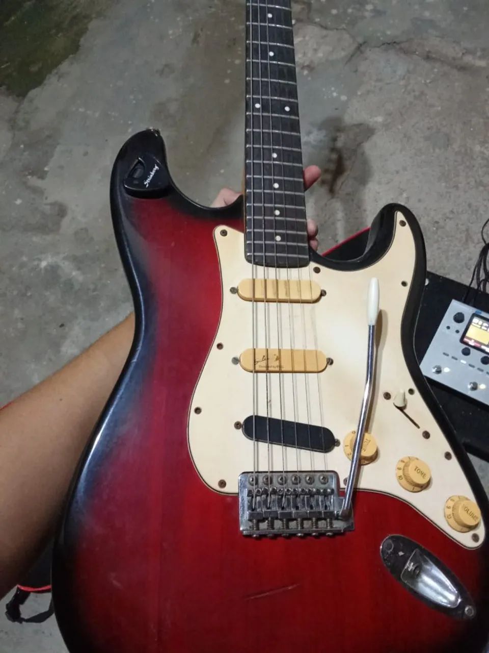 Guitarra + Case - Foto 2