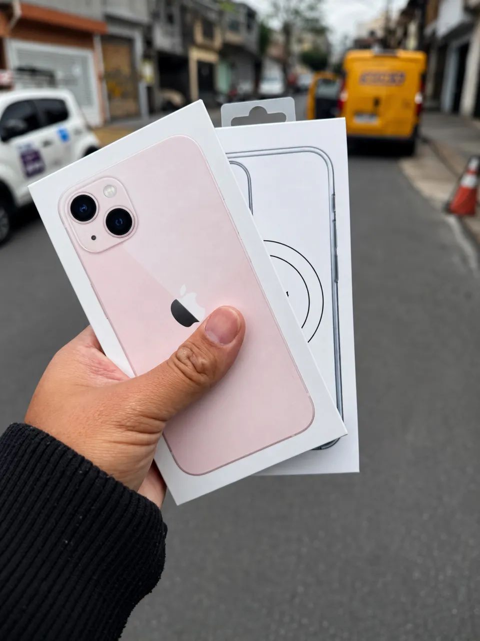 iPhone 13 
