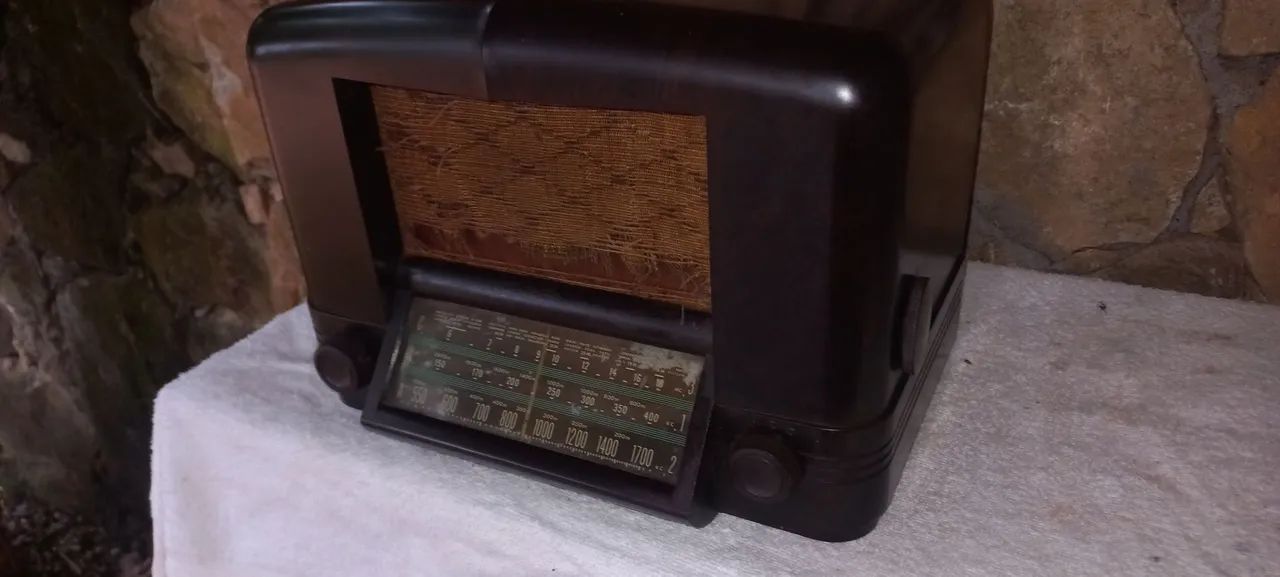 Radio antigo valvulado rca funcionando  - Foto 2