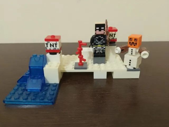 Minecraft NO.702D - Batman e Boneco de Neve - Foto 3