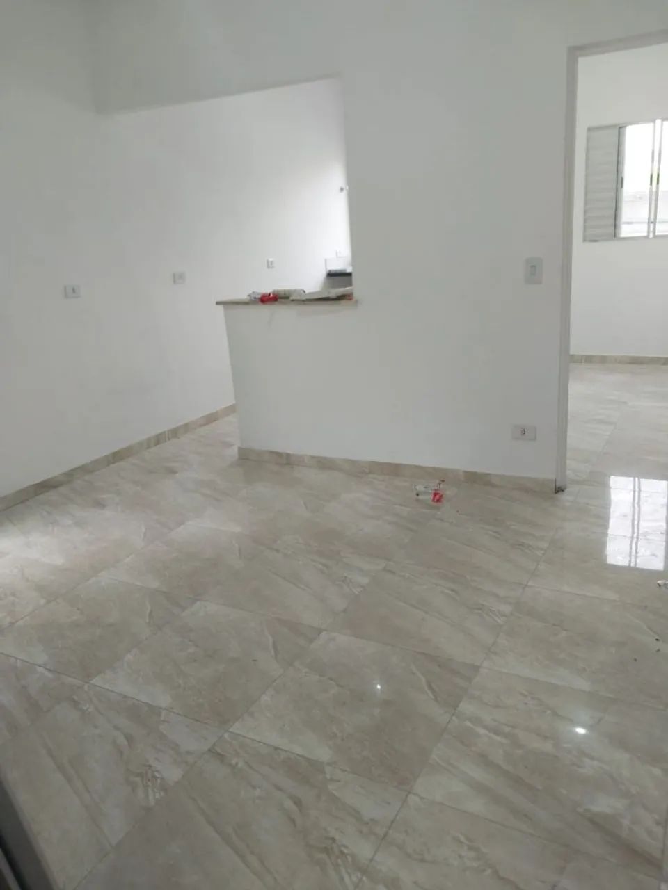 ALUGA SE CASA  BEM LOCALIZADA  - Foto 2