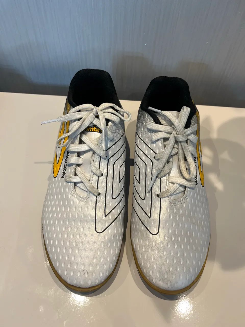 Chuteira Umbro 36 futsal warskin