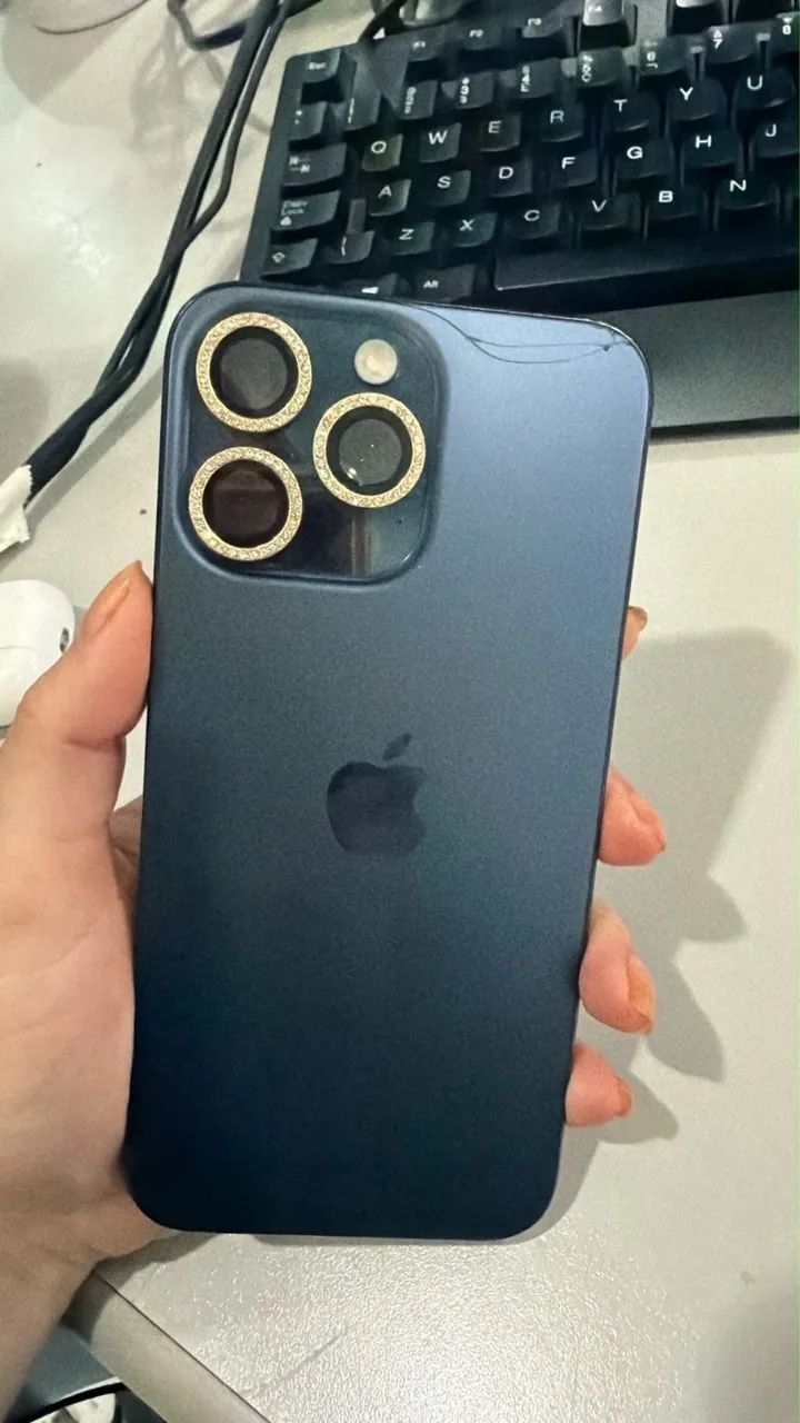 iPhone 15 Pro max - Foto 2