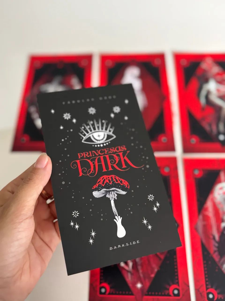 8 Cards colecionáveis Princesas Dark ( Darkside) - Foto 2