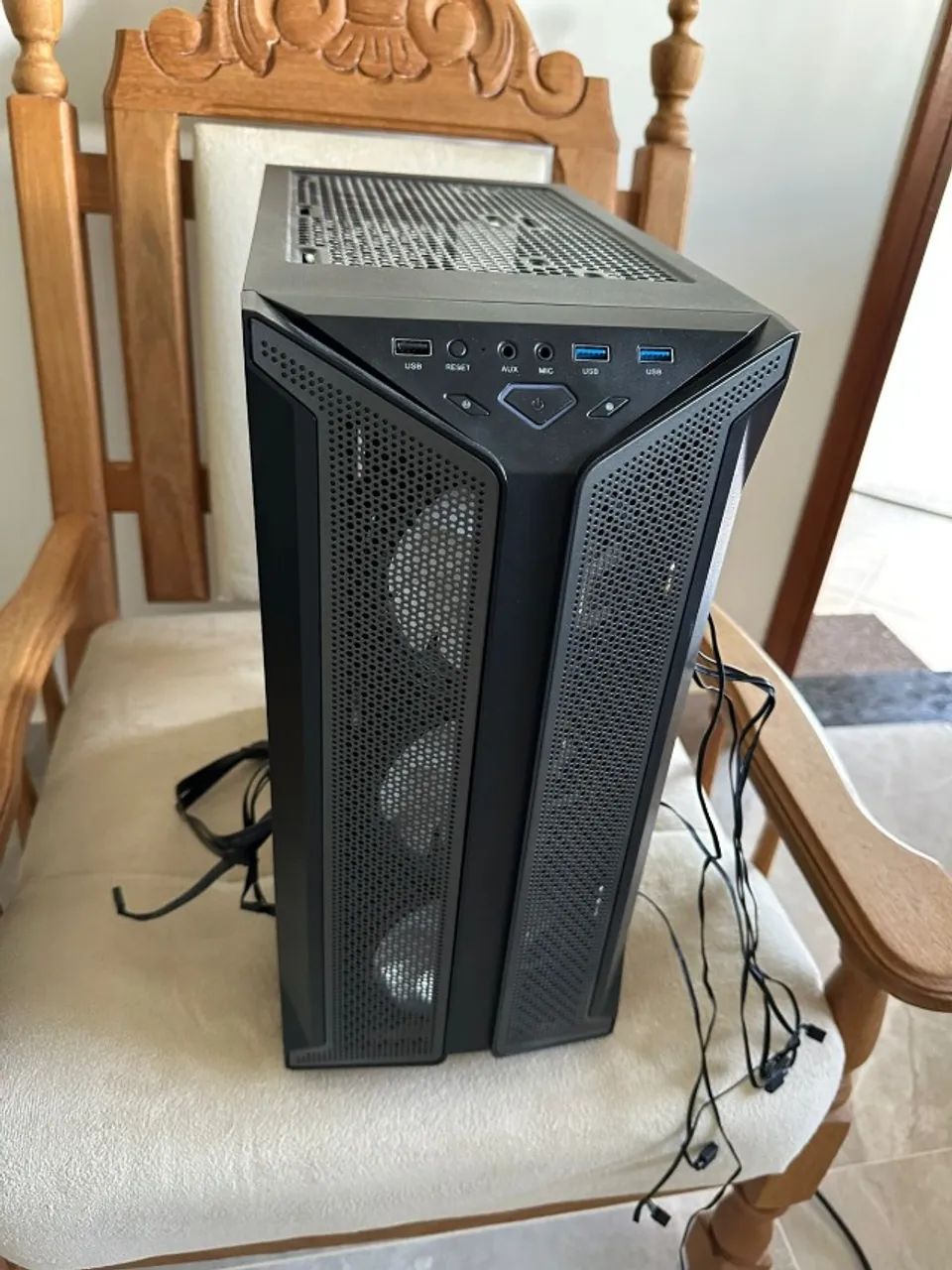 Gabinete Gamer Mid Tower Gamemax Brufen C1