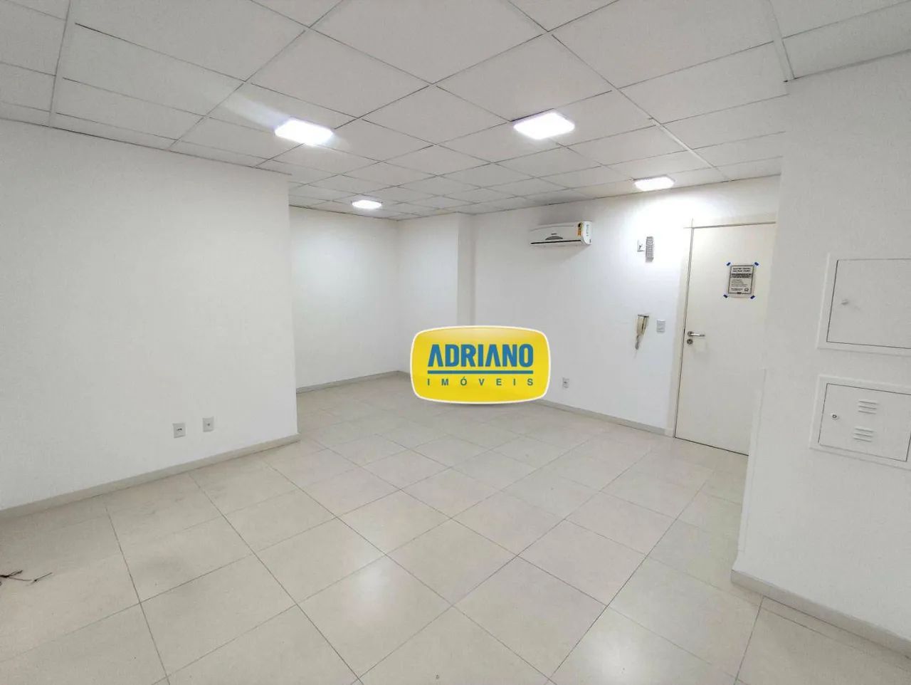 Sala para alugar, 30 m² por R$ 1.993,24/mês - Capoeiras - Florianópolis/SC - Foto 2