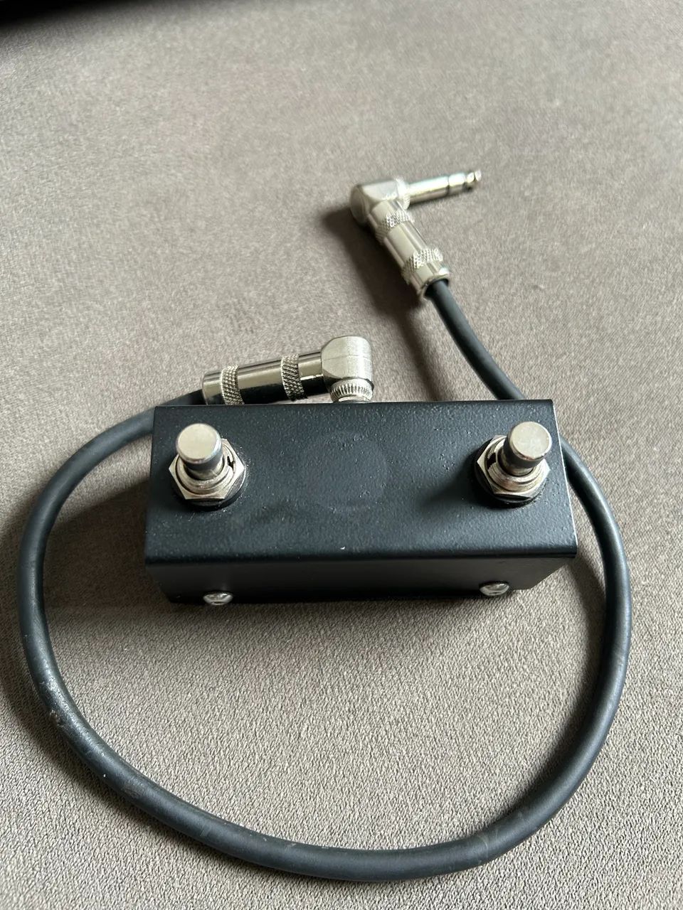 Pedal Footswitch duplo com cabo TRS