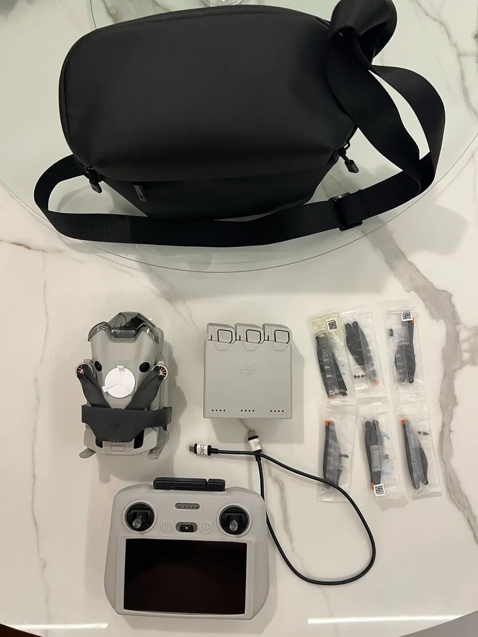 Drone Dji Mini 4 Pro Fly More Combo - Foto 2