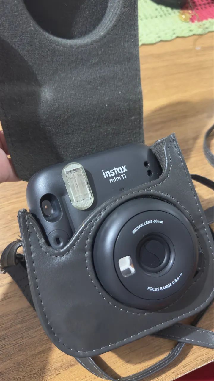 Vendo Instax Mini 11 com bolsa