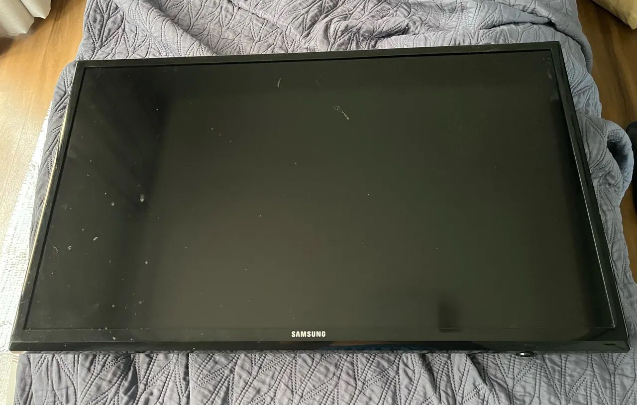 Tv De 32 polegadas Samsung Series 4, modelo Un32fh4205 Com Tela Led Hd (Usado)