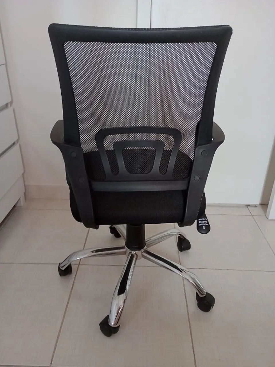 Rack para computador65581372652546123