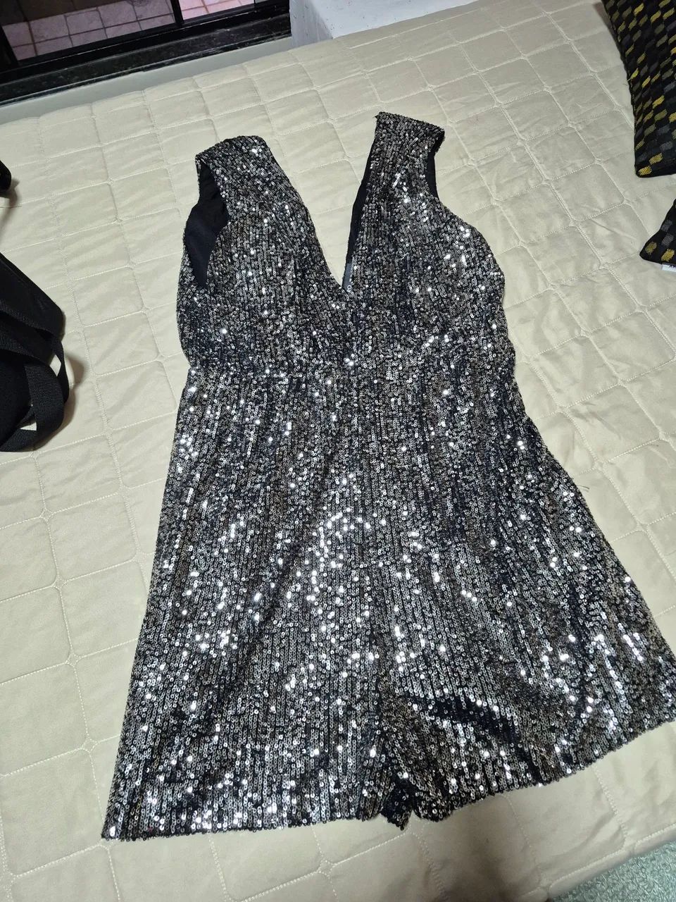 Vendo macacão de paetes - Foto 4