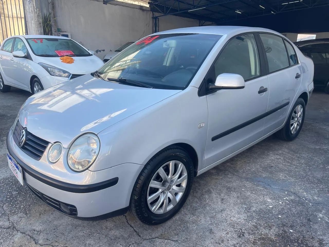 Volkswagen Polo Sedan 1.6 MI 101cv 8V 4P 2004