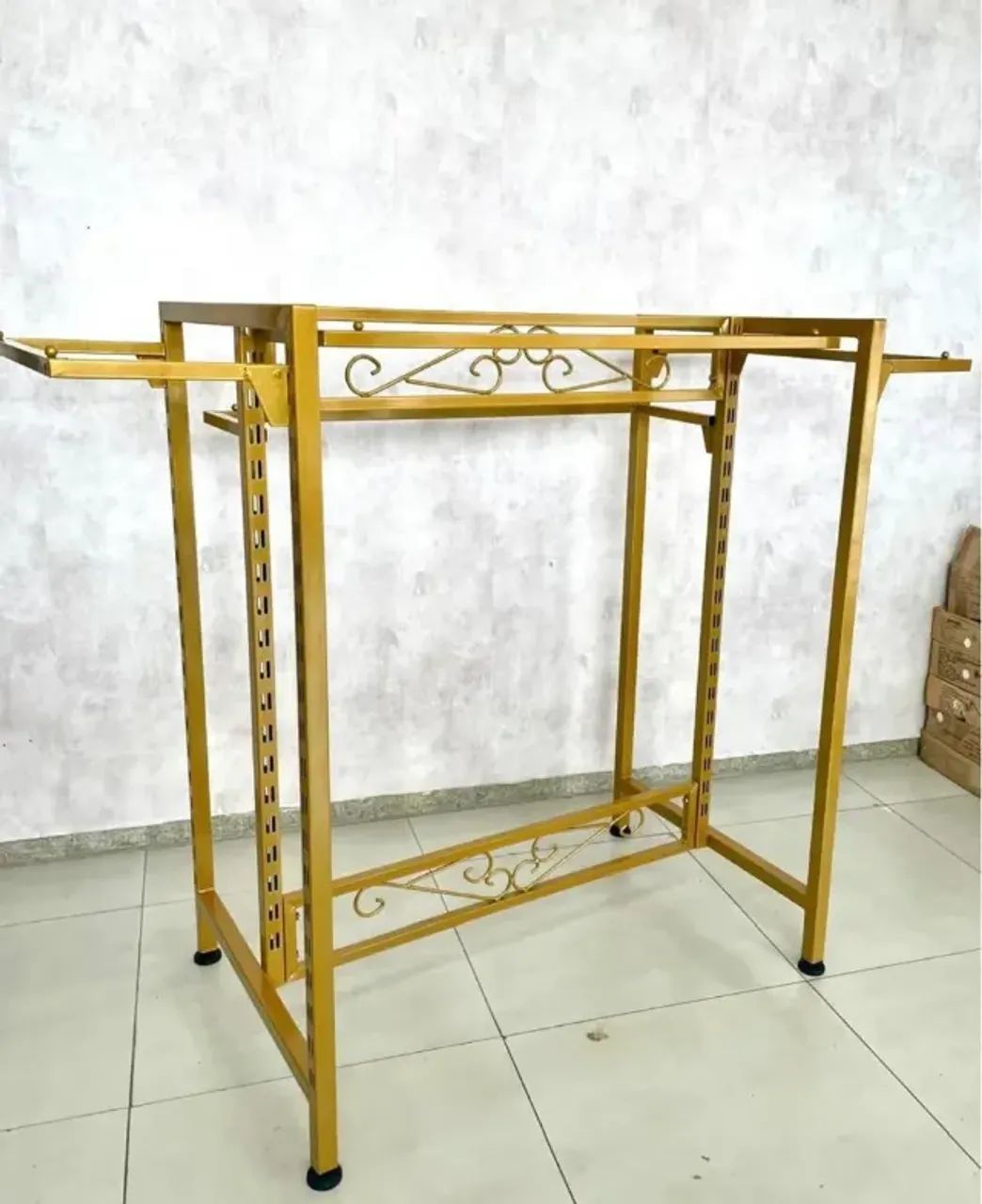 Arara Para Roupas de Centro de Cremalheira - Foto 3