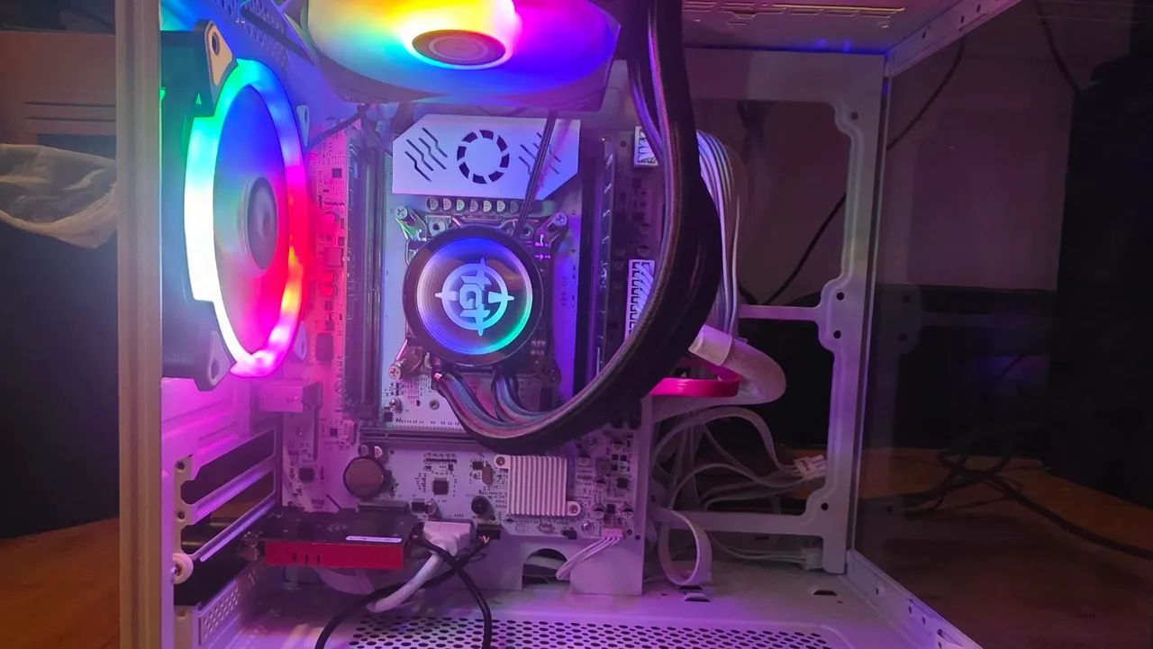 Pc gamer xeon 2690 v4 32 gb ram , water cooler,  setup lindo