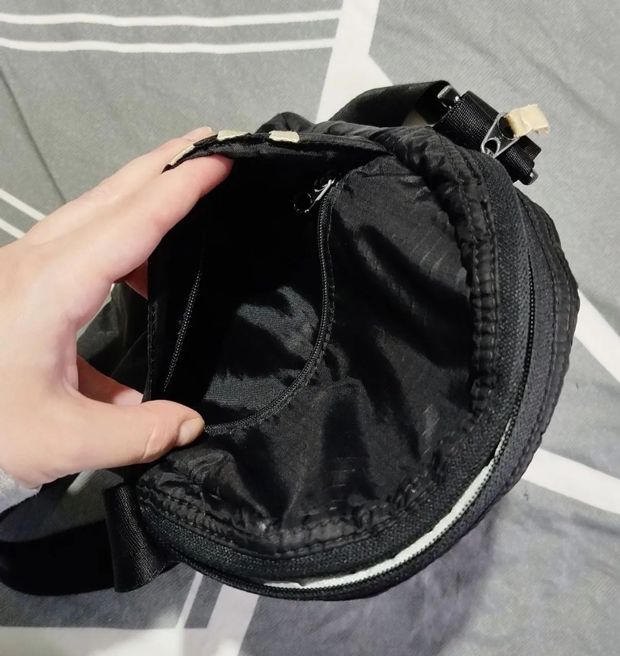 Bolsa Adidas shoulder bag preta  - Foto 4