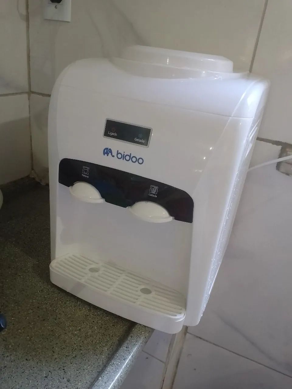 Bebedouro elétrico de mesa 