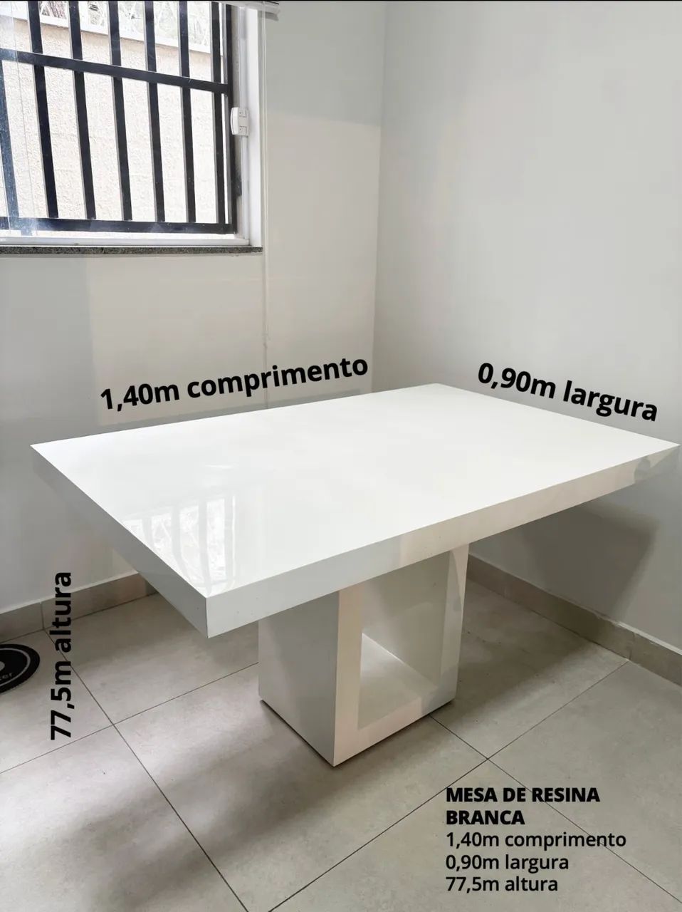 Mesa de resina branca