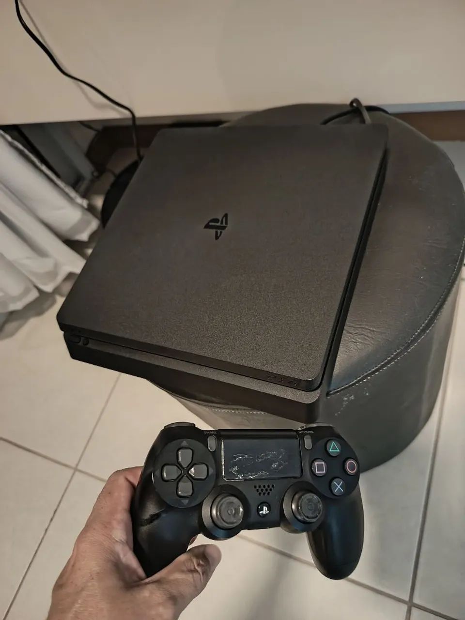 PS4 slim com vários jogos AAA - Foto 4
