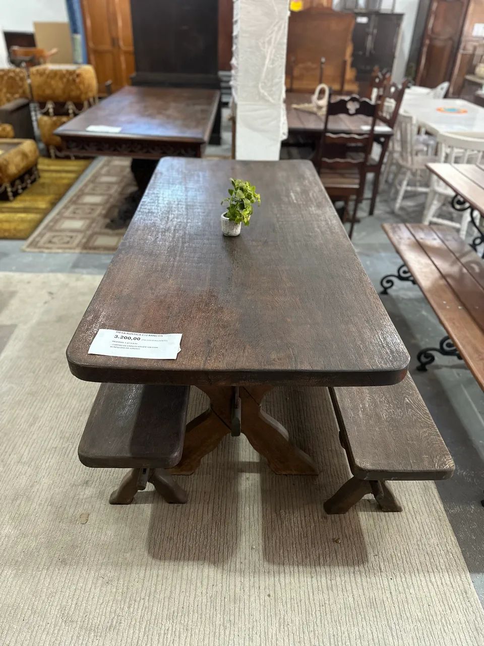 Mesa de Madeira Maciça com 2 bancos - Foto 3