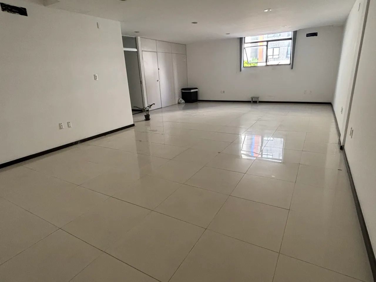 CONJUNTO DE SALAS   220 m²  - BARRA - Foto 3