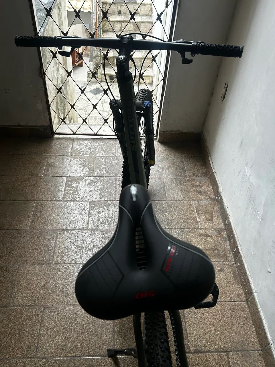 Bicicleta aro 29 verde militar - Foto 3
