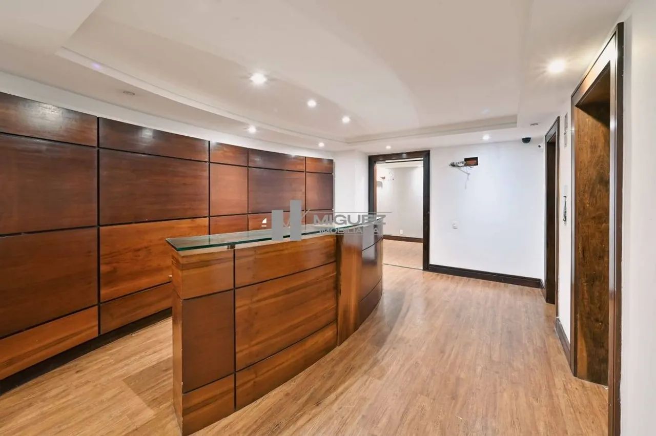 Andar inteiro à venda na Praça Pio X, Centro. 658m².