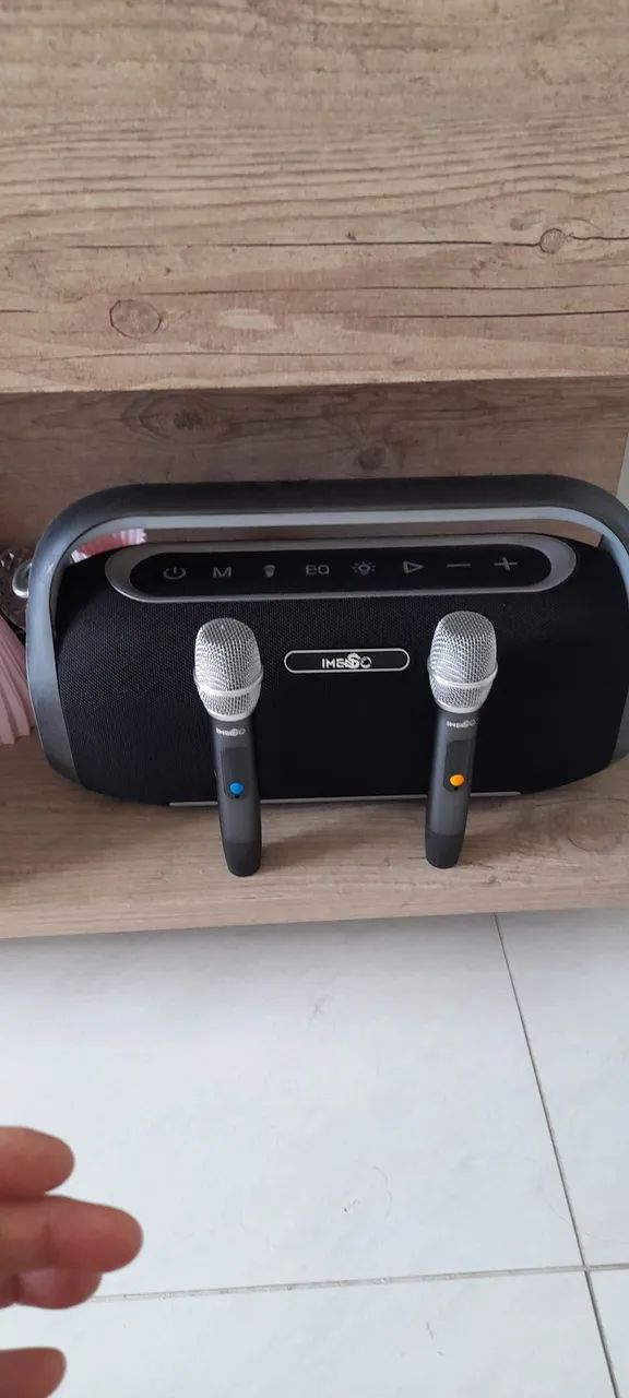 Som imenso 300 wt. Com 2. Microfones e Led.tel. * Edeilson