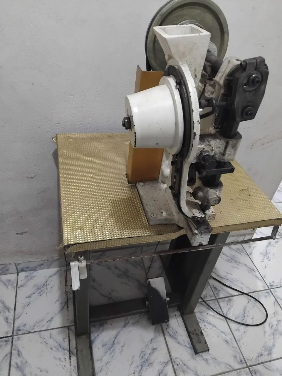 Maquina de ilhois 51 automática elétrica  - Foto 5