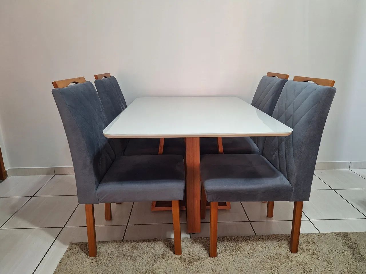 Mesa de jantar impecável  - Foto 2