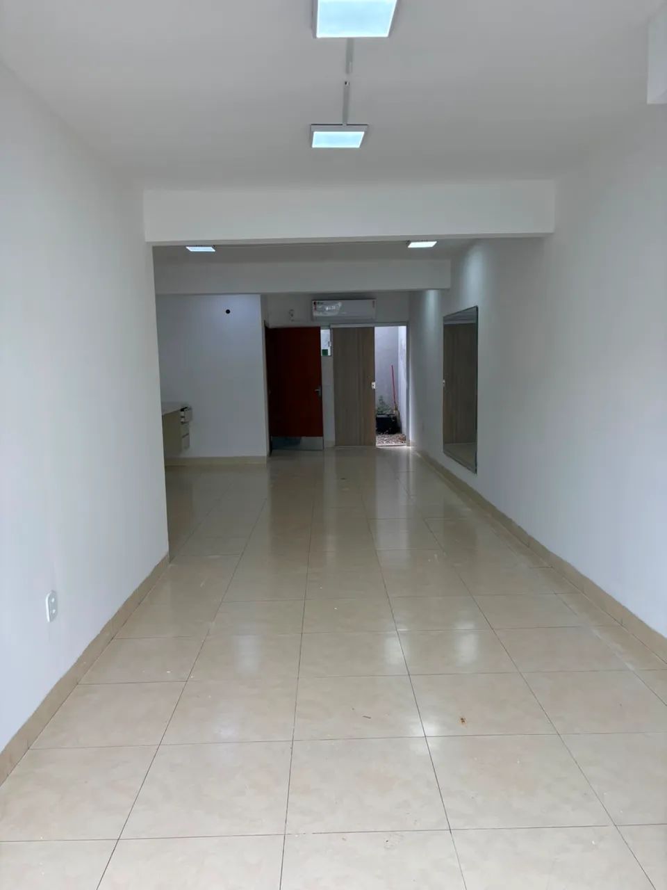 Sala Comercial - Setor Oeste/Trindade 