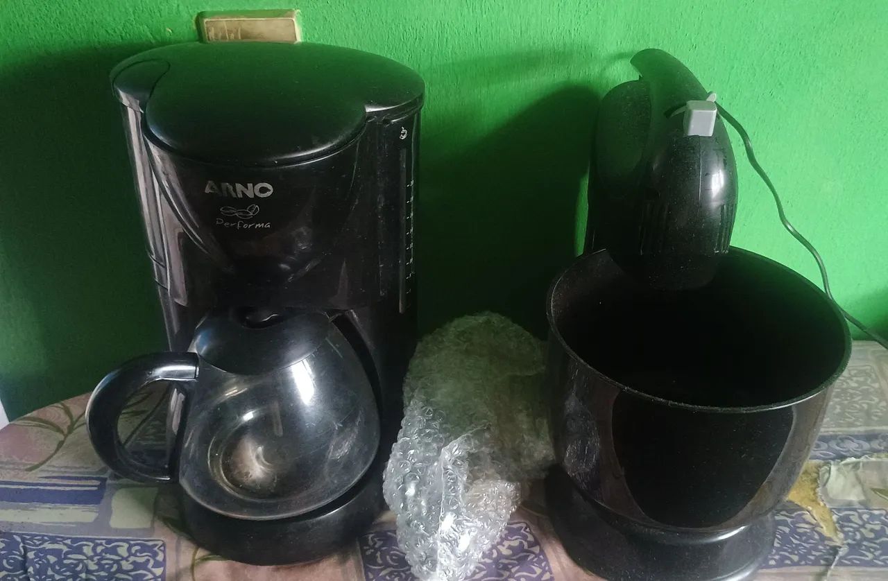Cafeteira+ batedeira funcionando normalmente  - Foto 2