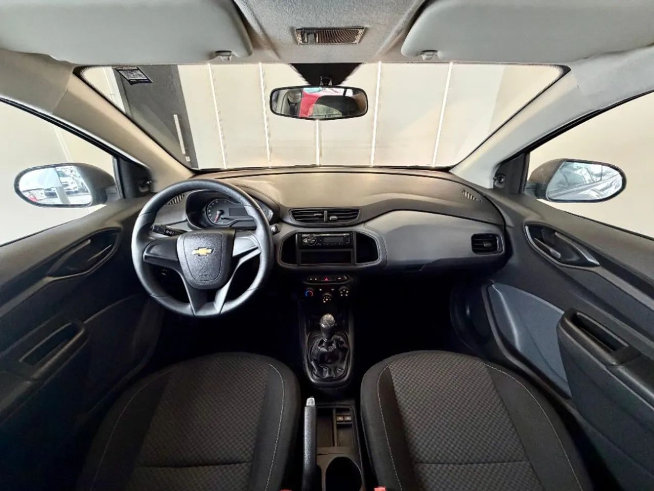 Chevrolet Onix JOY Hatch 1.0 8V Flex Mec. 4P 2020 - Foto 3