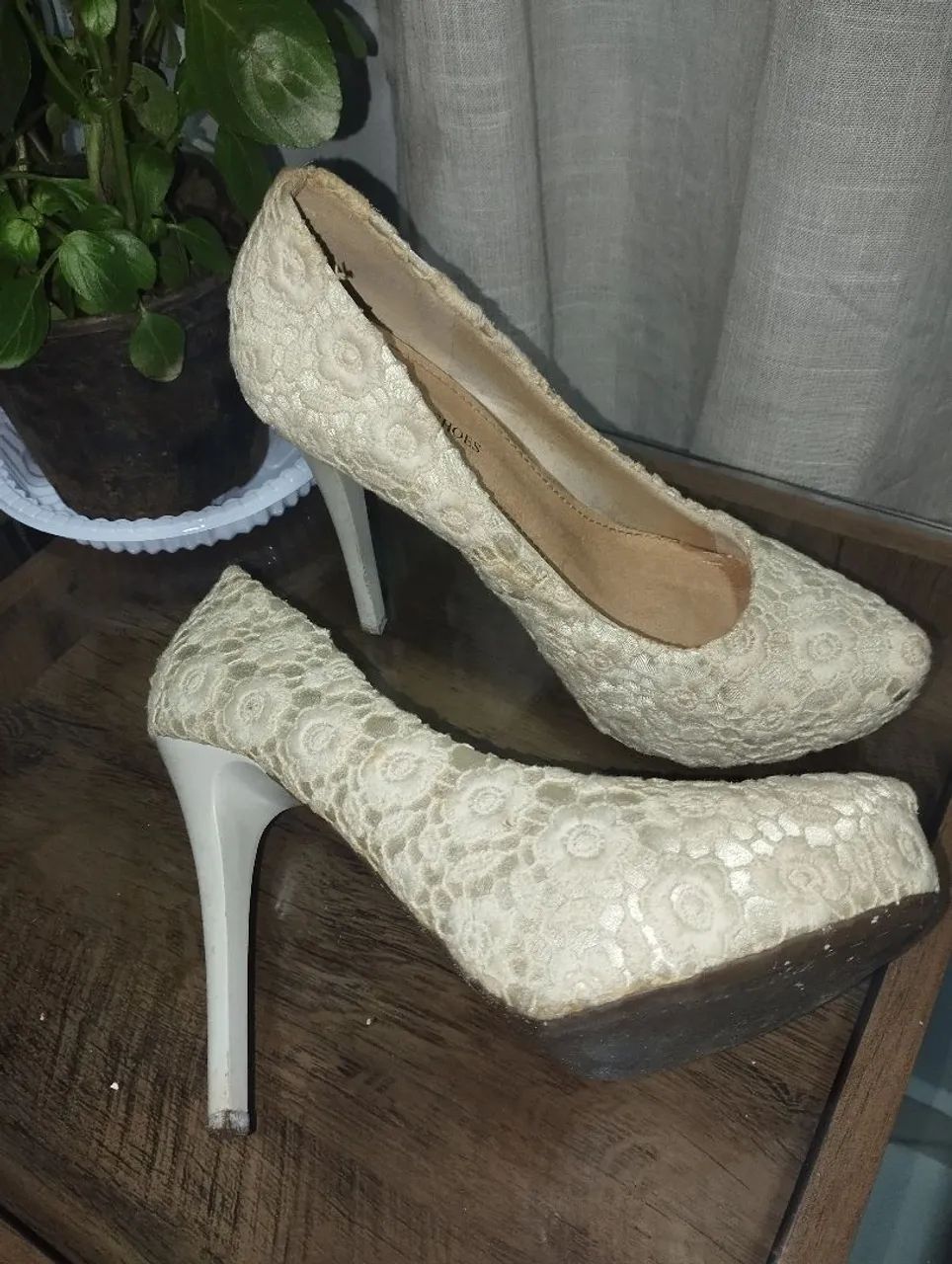 Scarpin Forrado  de renda 