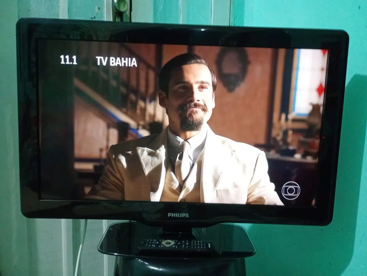 TV.  LCD.  Philips.  Digital.  Não.  E.  Smart.  Com.  Controle.  Funcionando   leia