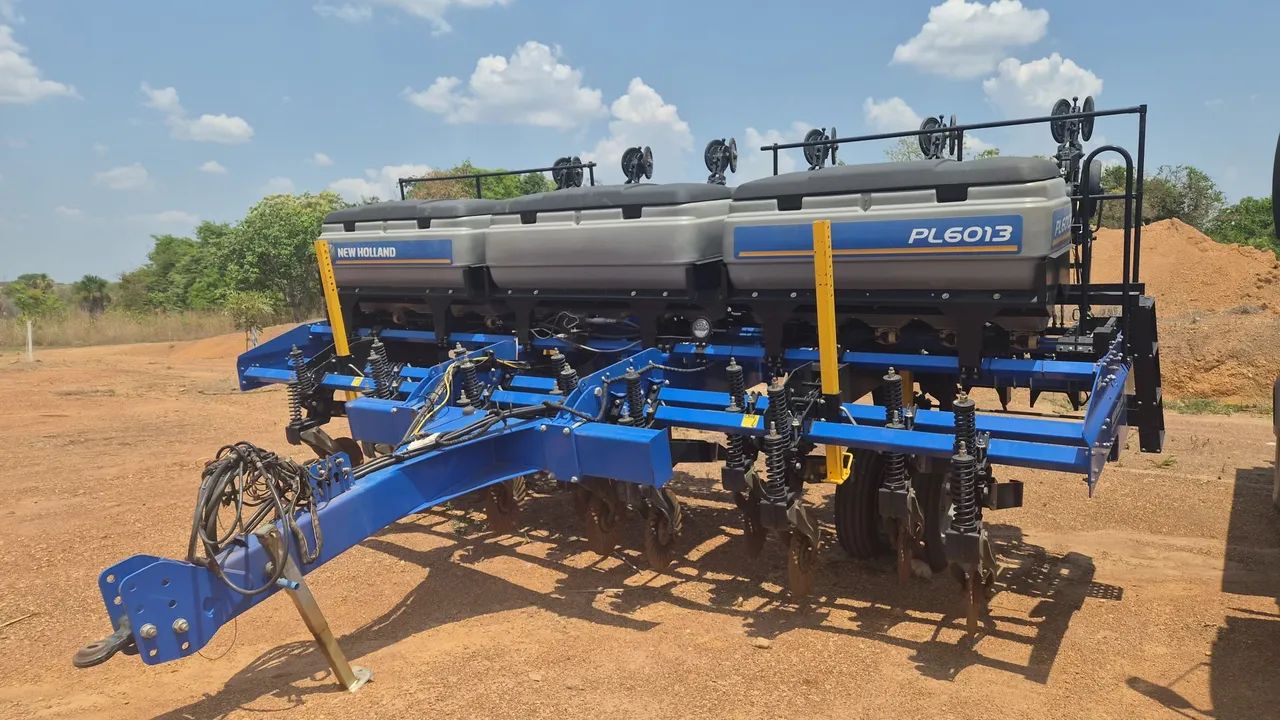 Plantadeira New Holland PL 6013 - Caminhões - Graciosa - Orla 14