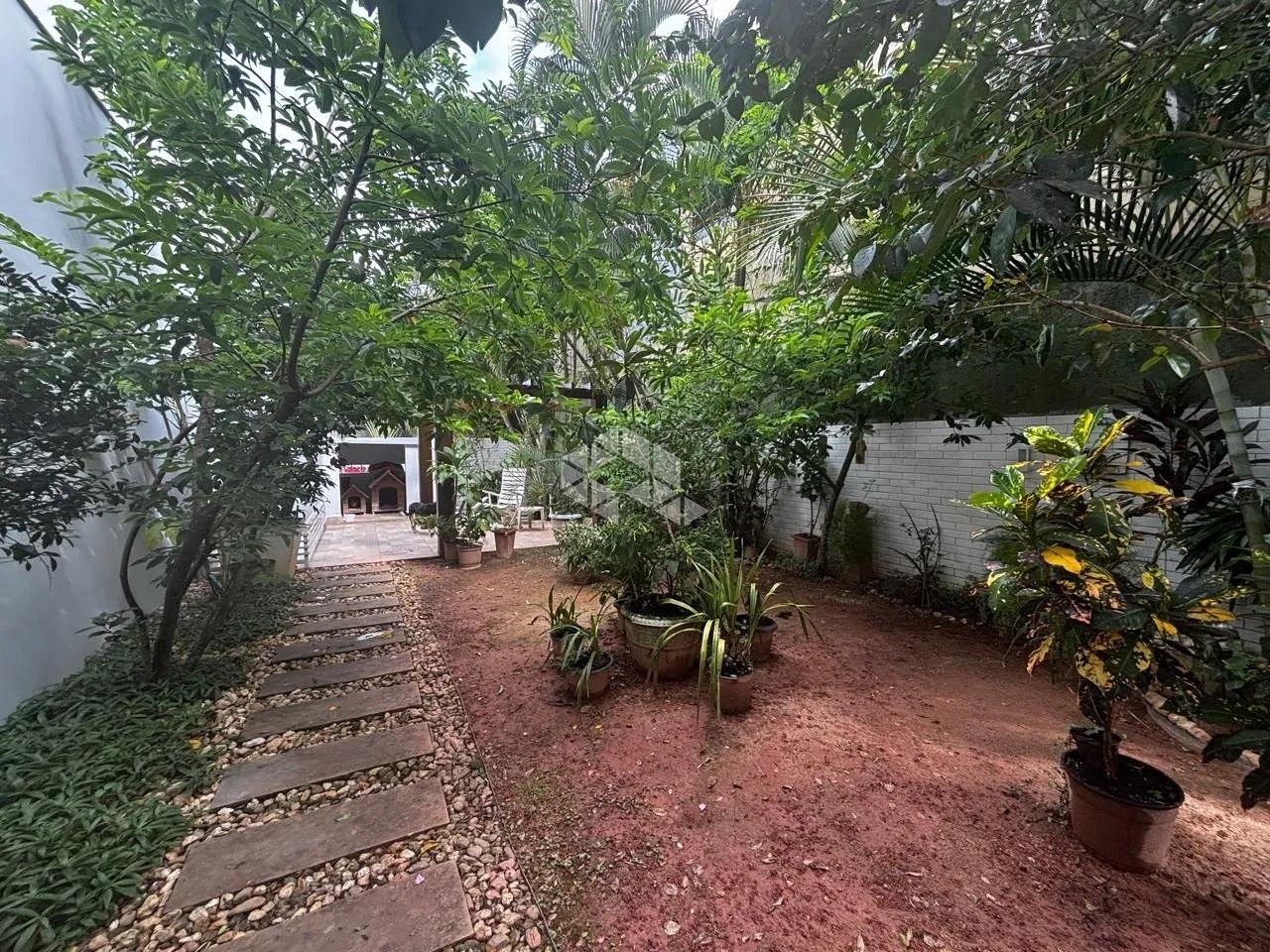 Casa com 3 quartos/dormitórios sendo 1 suíte no bairro Rio Tavares, em Florianópolis - SC - Foto 3