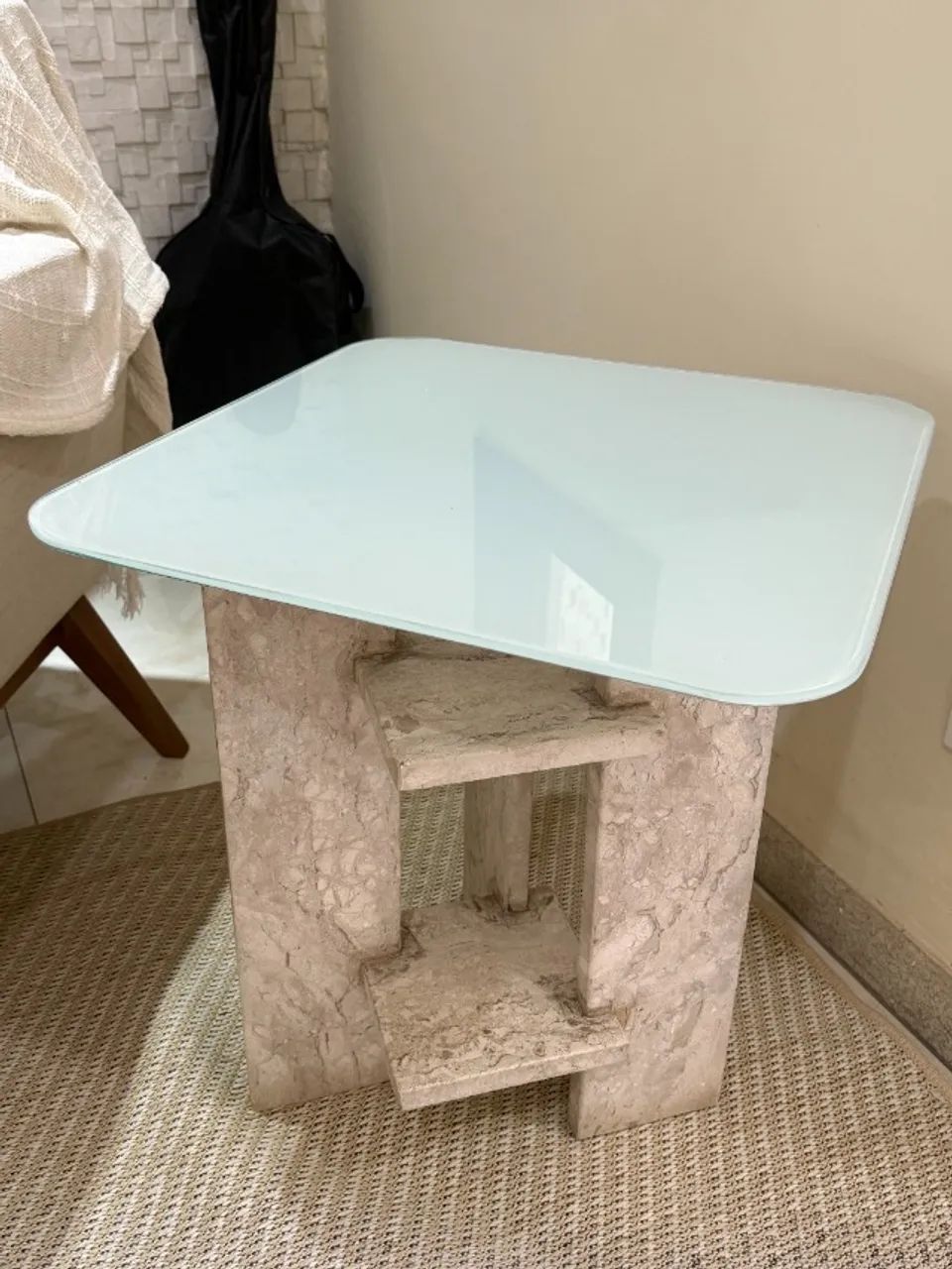Conjunto Mesa de Jantar, Aparador e Mesa de Canto - Mármore com vidro - Foto 3