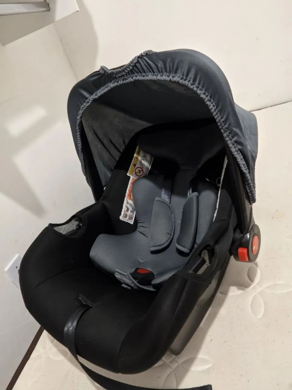 Vendo bb conforto semi novo sem marcas de uso 