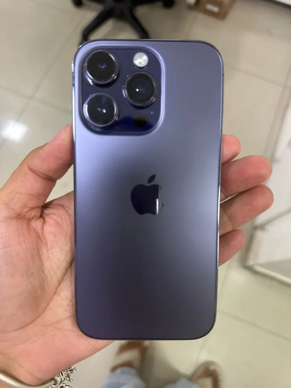 VENDO IPHONE 14PRO ROXO - Foto 2