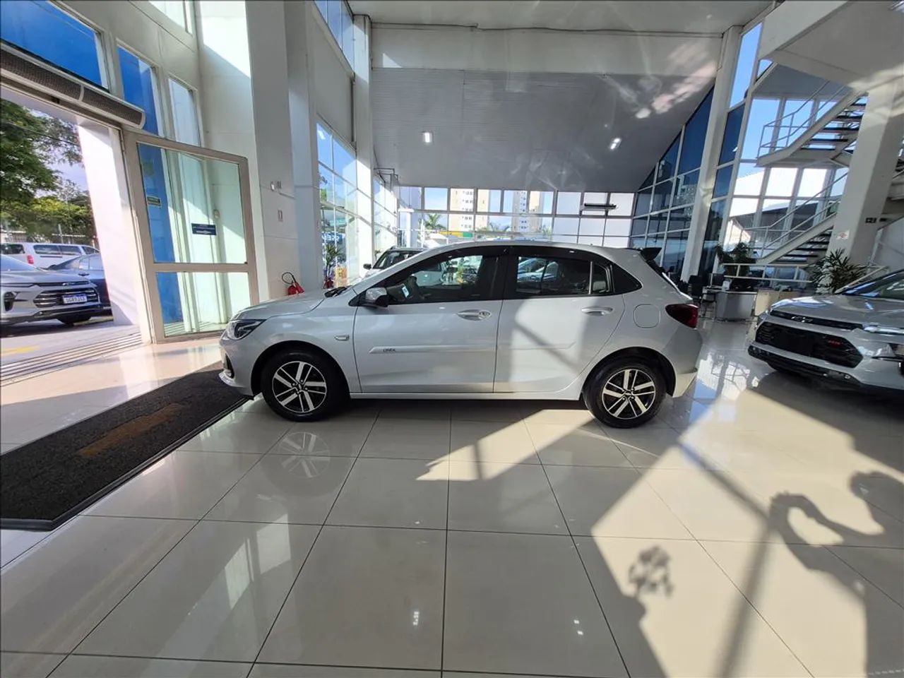 Chevrolet Onix Hatch LTZ 1.0 12V TB Flex Mec. 4P, foto 12 de 17