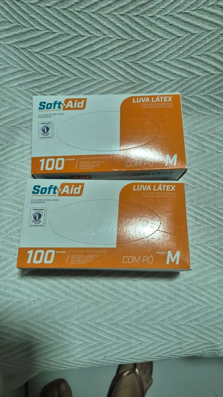 Vendo caixa de Luvas de látex com pó - Tamanho M com 100 luvas. - Foto 4