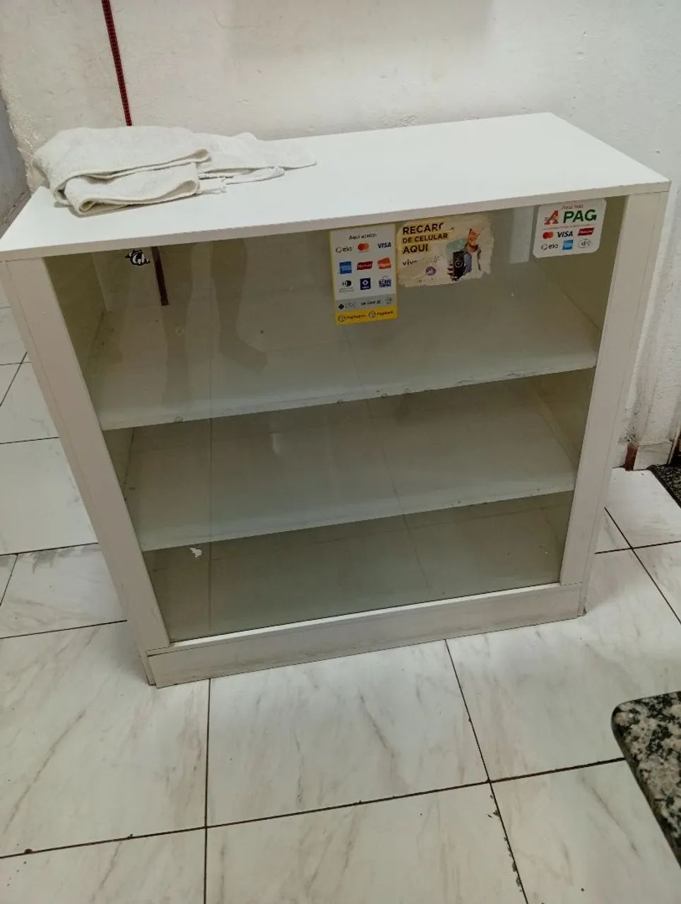 Balcão de MDF + vidro 