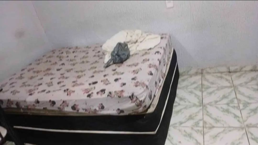 CAMA DE CASAL + MADEIRA DA CAMA