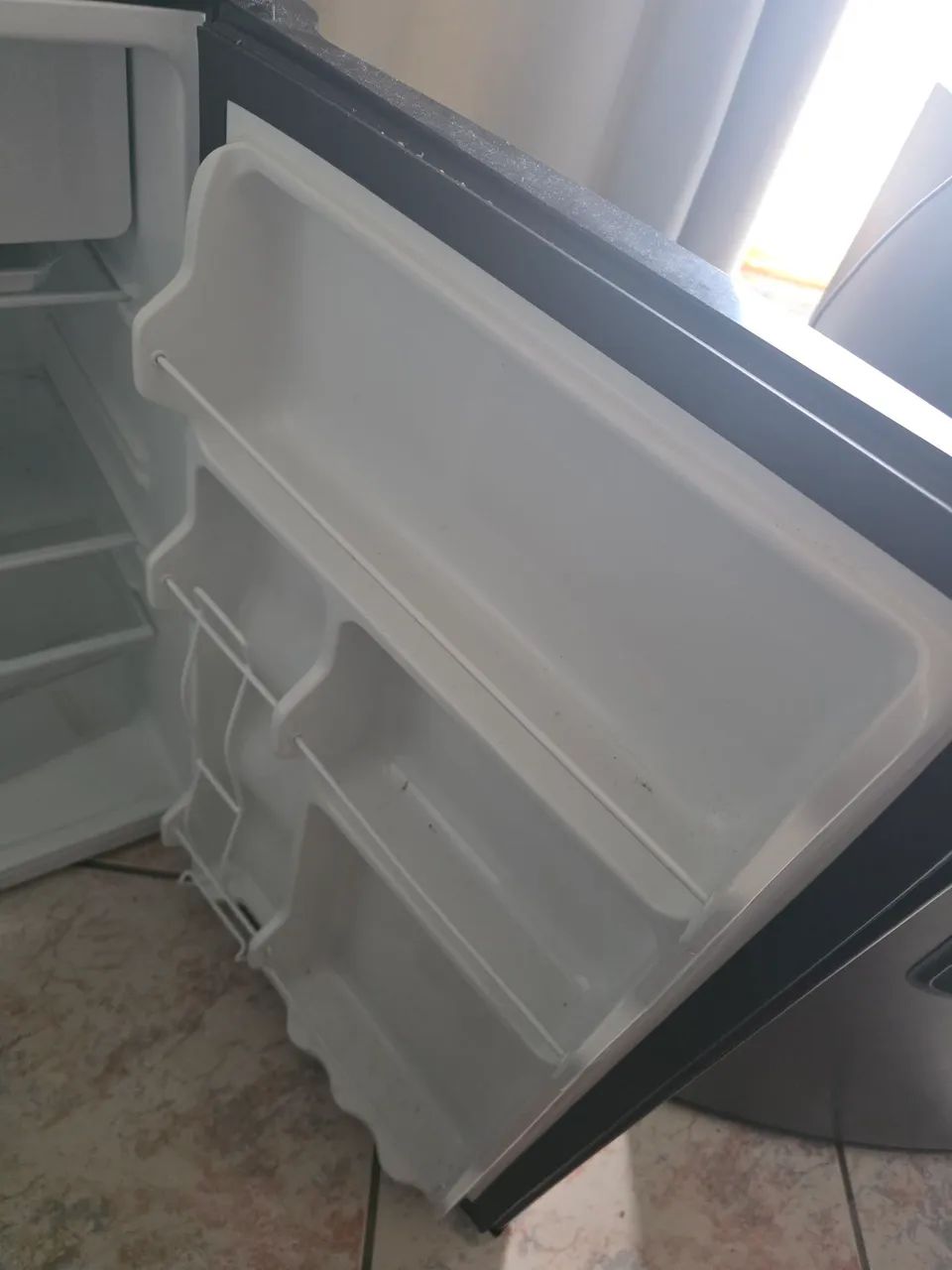 Frigobar Midea Preto - Foto 3