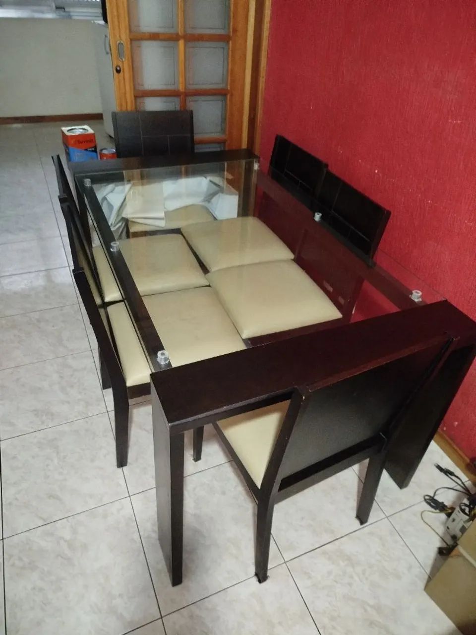 Mesa com 6 cadeiras 