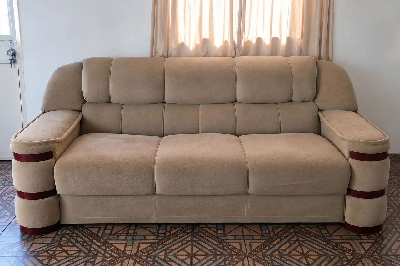 Sofá 3 Lugares Grande e Confortável 2 Metros - R$ 500 - Foto 2