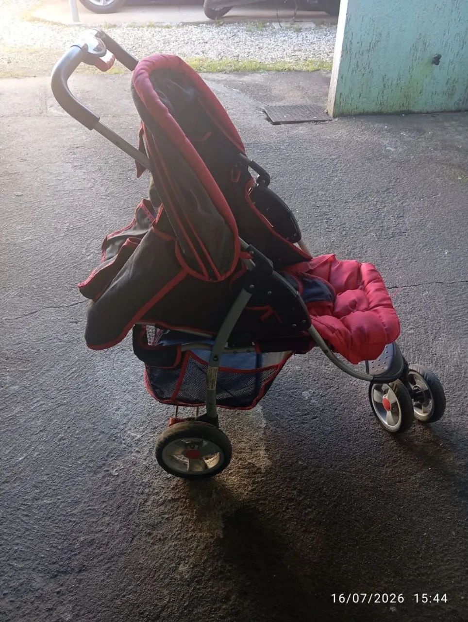 Carrinho de bebe usado  - Foto 4