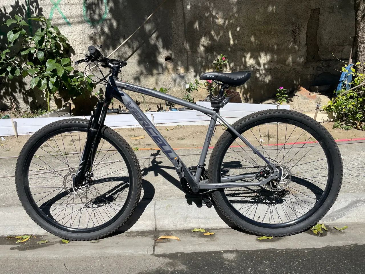 Vendo bicicleta nova